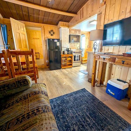 Yellowstone'S Treasure Cabins Gardiner Bagian luar foto