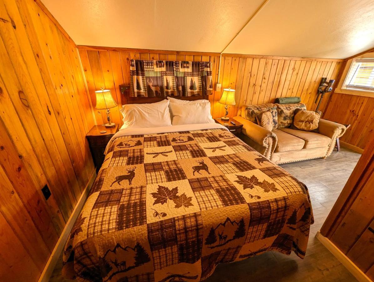 Yellowstone'S Treasure Cabins Gardiner Bagian luar foto