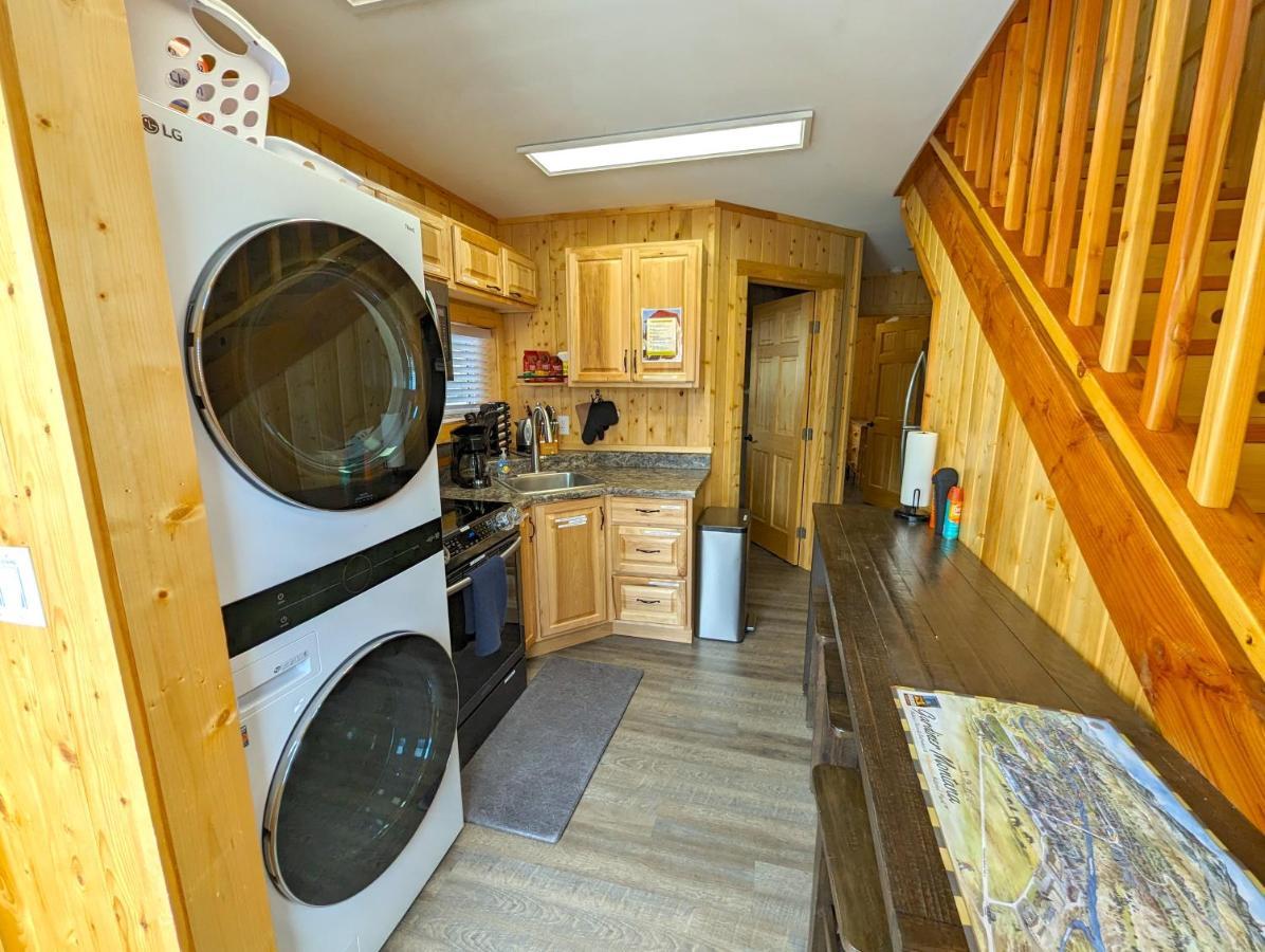 Yellowstone'S Treasure Cabins Gardiner Bagian luar foto