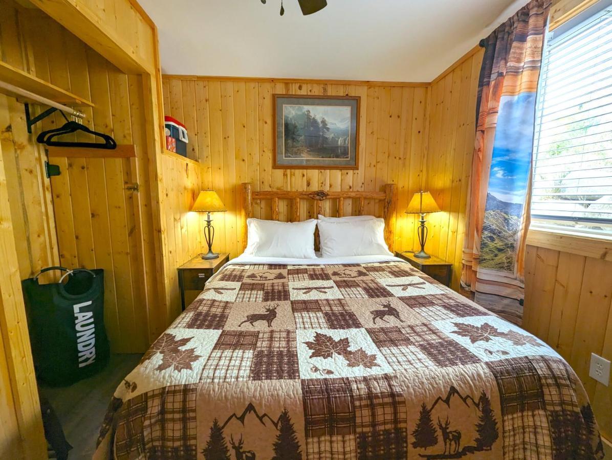 Yellowstone'S Treasure Cabins Gardiner Bagian luar foto