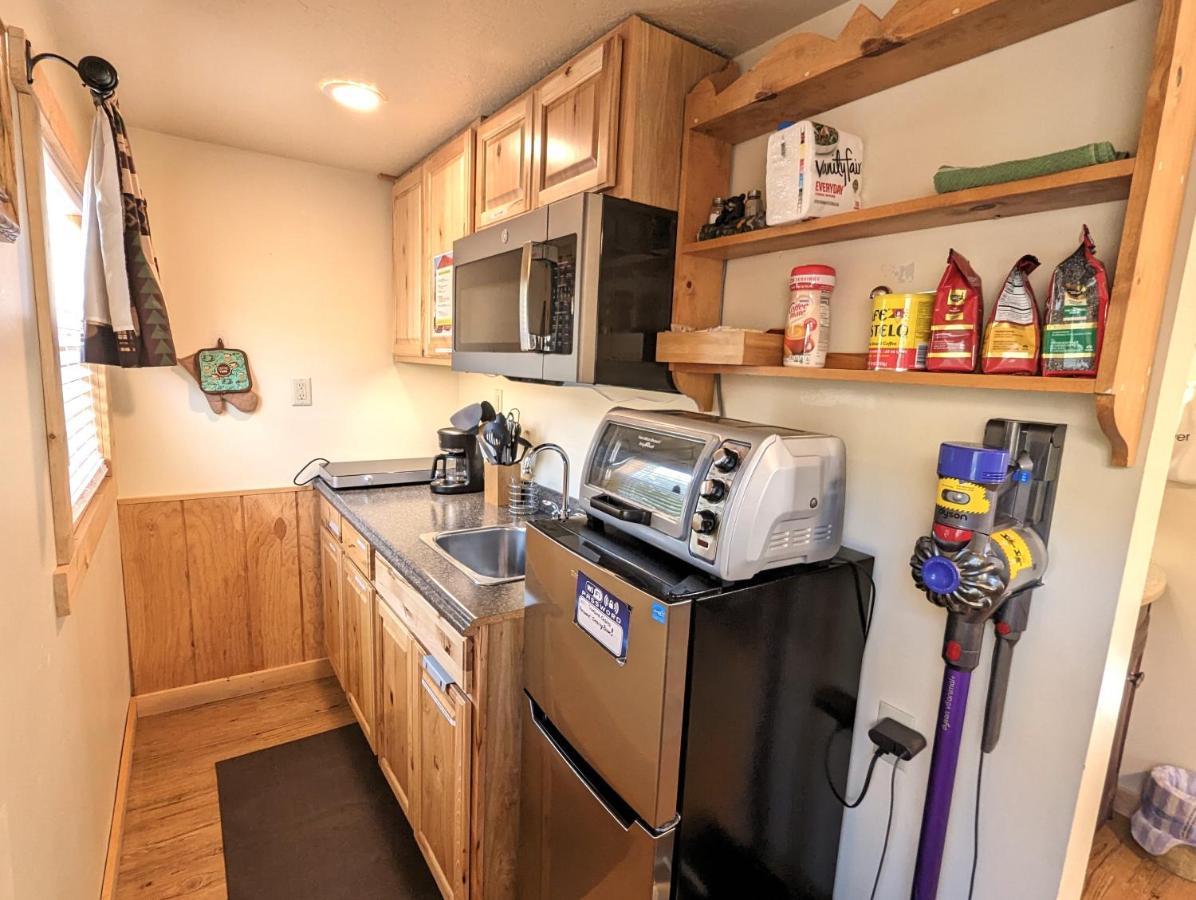 Yellowstone'S Treasure Cabins Gardiner Bagian luar foto