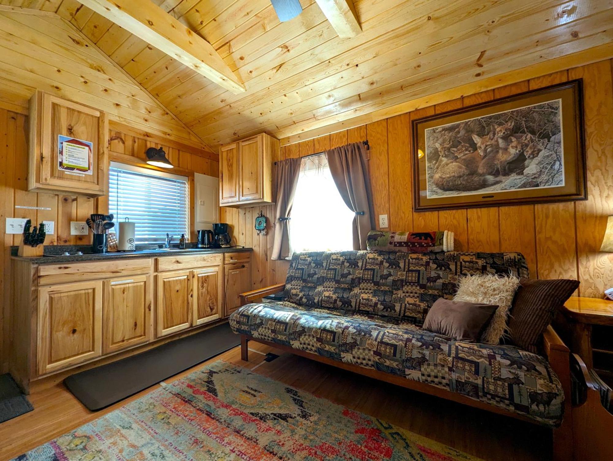 Yellowstone'S Treasure Cabins Gardiner Bagian luar foto