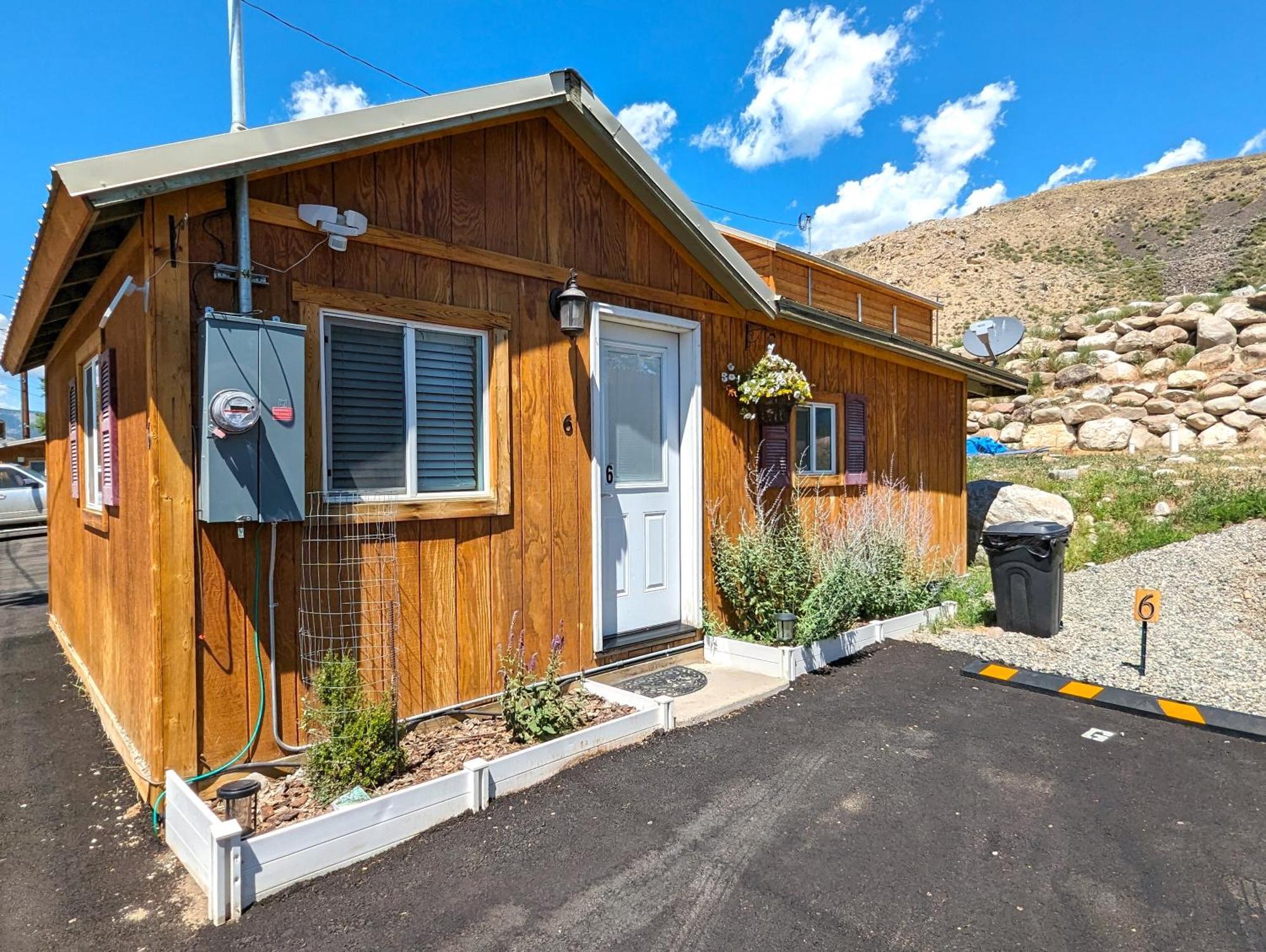 Yellowstone'S Treasure Cabins Gardiner Bagian luar foto