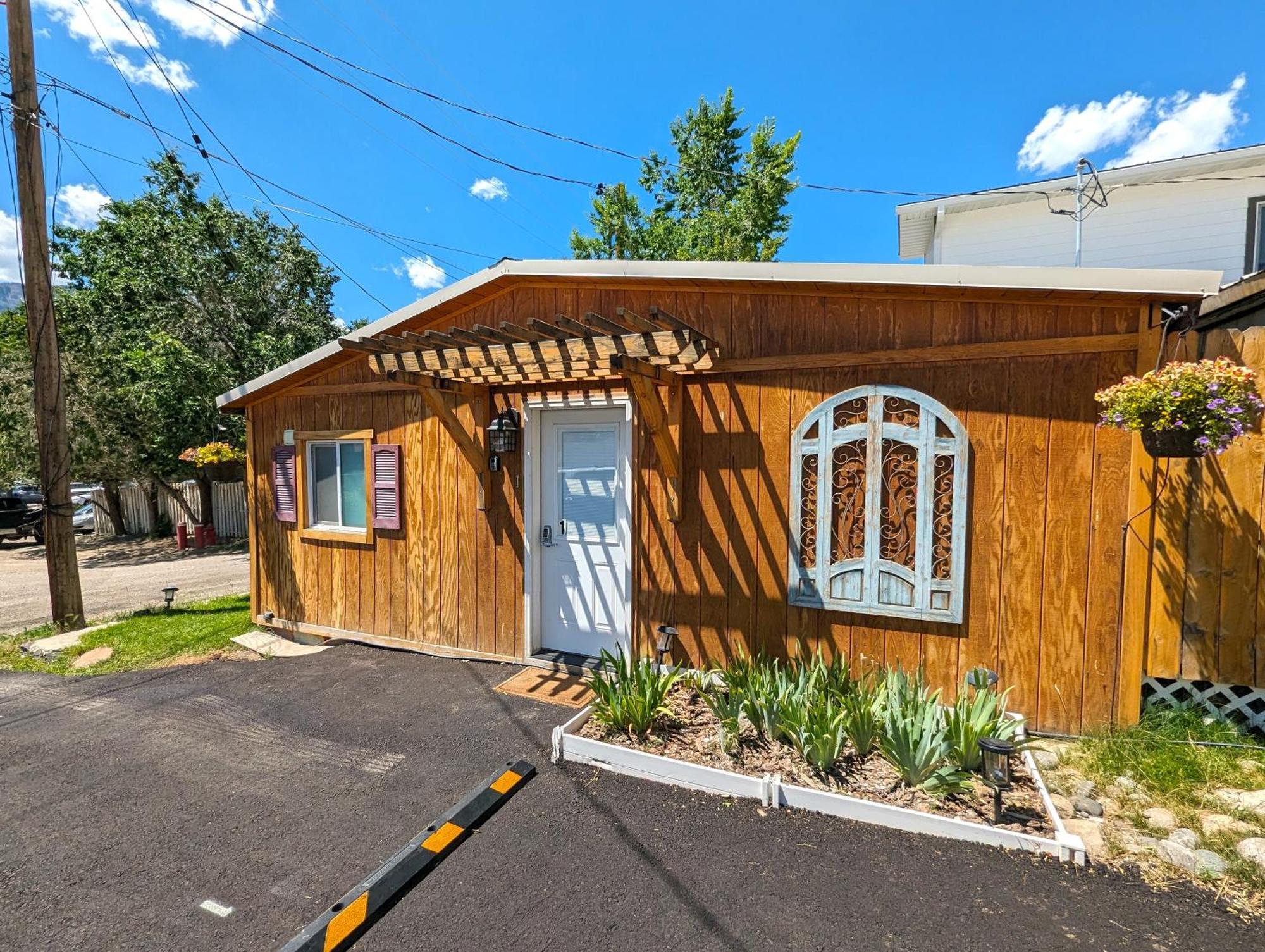 Yellowstone'S Treasure Cabins Gardiner Bagian luar foto