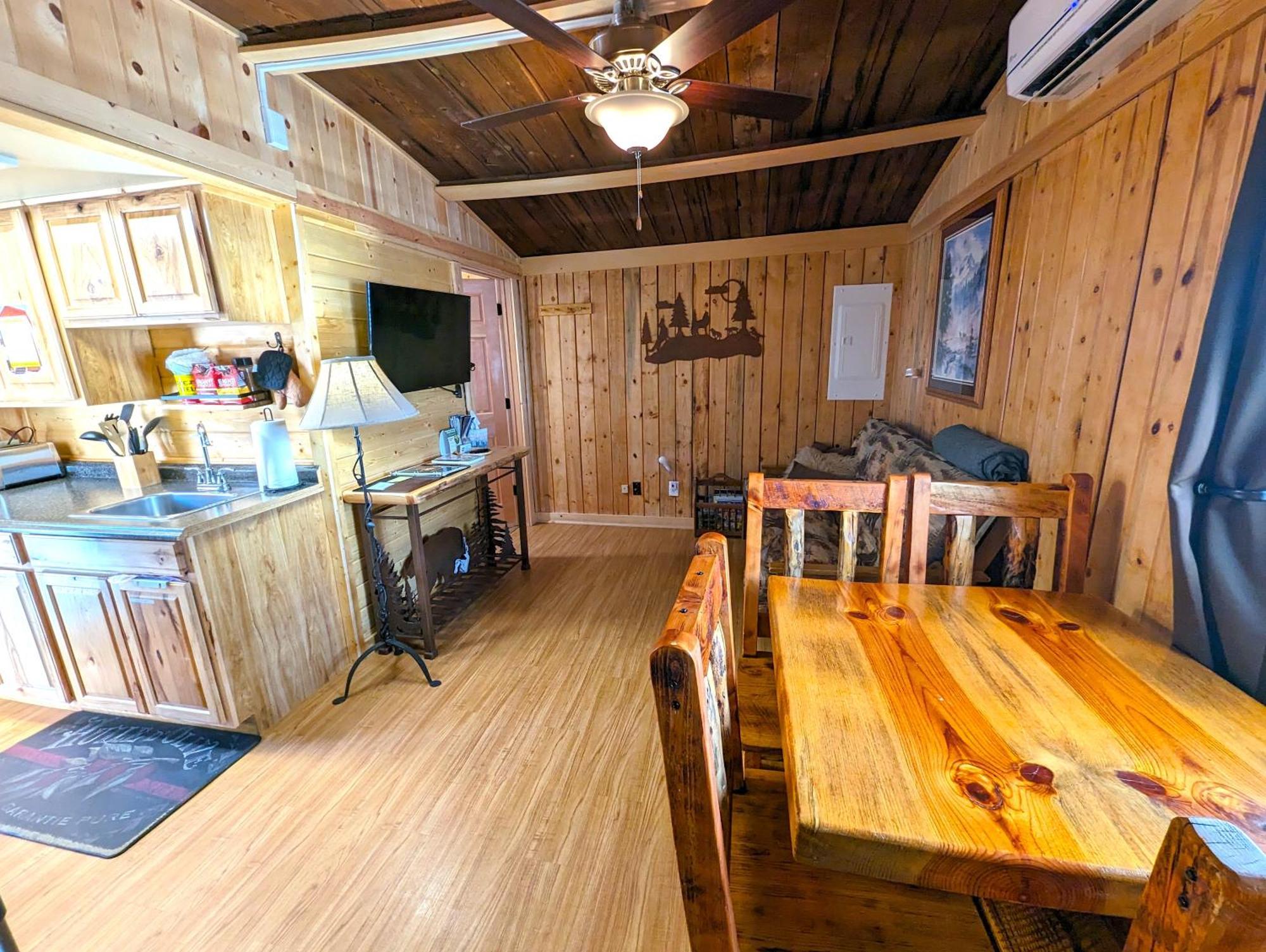 Yellowstone'S Treasure Cabins Gardiner Bagian luar foto