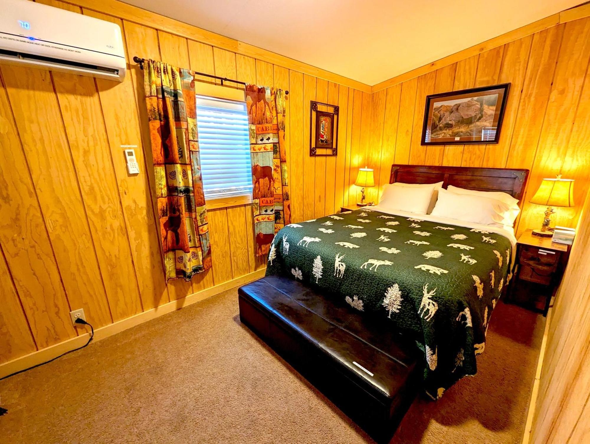 Yellowstone'S Treasure Cabins Gardiner Bagian luar foto