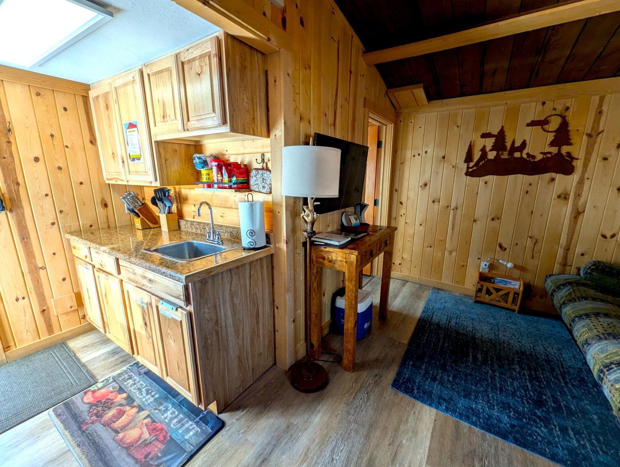 Yellowstone'S Treasure Cabins Gardiner Bagian luar foto