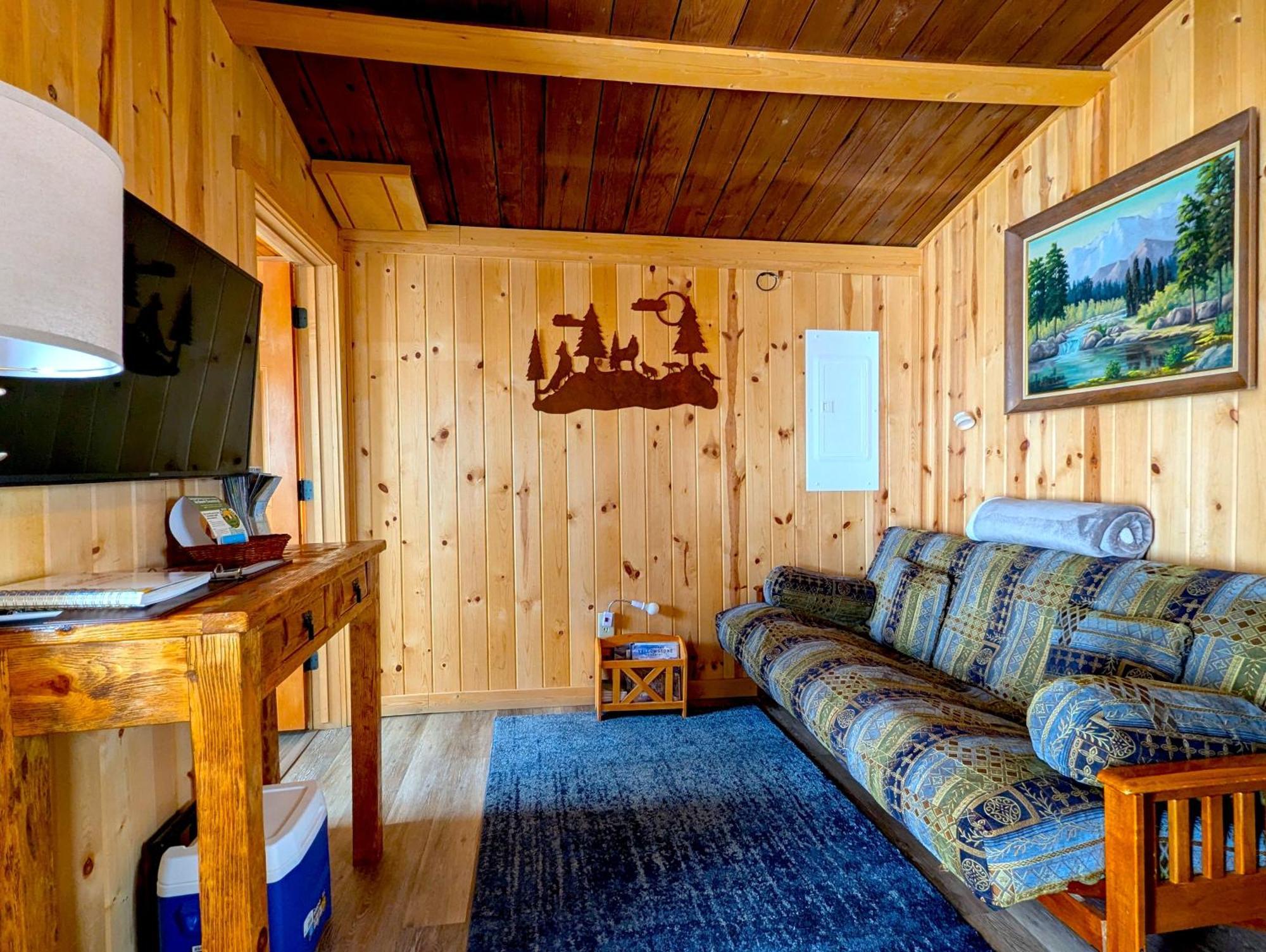 Yellowstone'S Treasure Cabins Gardiner Bagian luar foto
